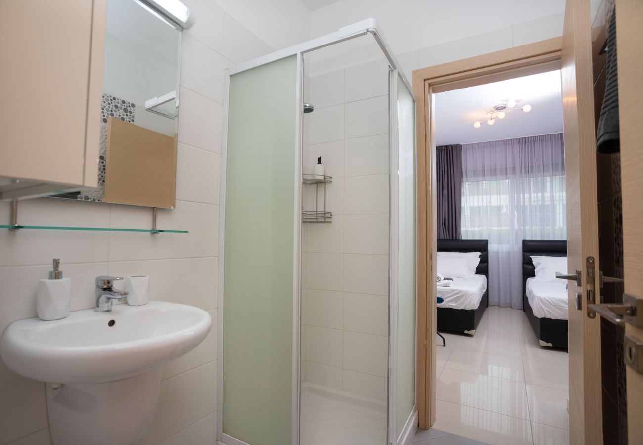 Ensuite bathroom with shower