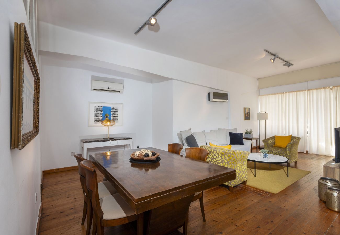 Open Plan Living & Dining Area 