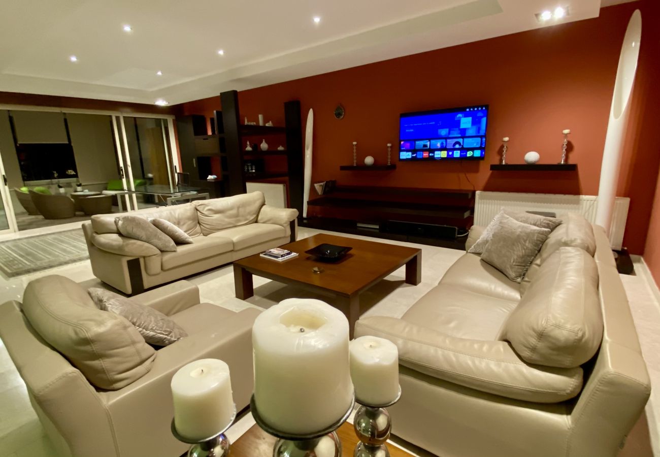 Living Room, Large Smart TV with Streaming Facilities