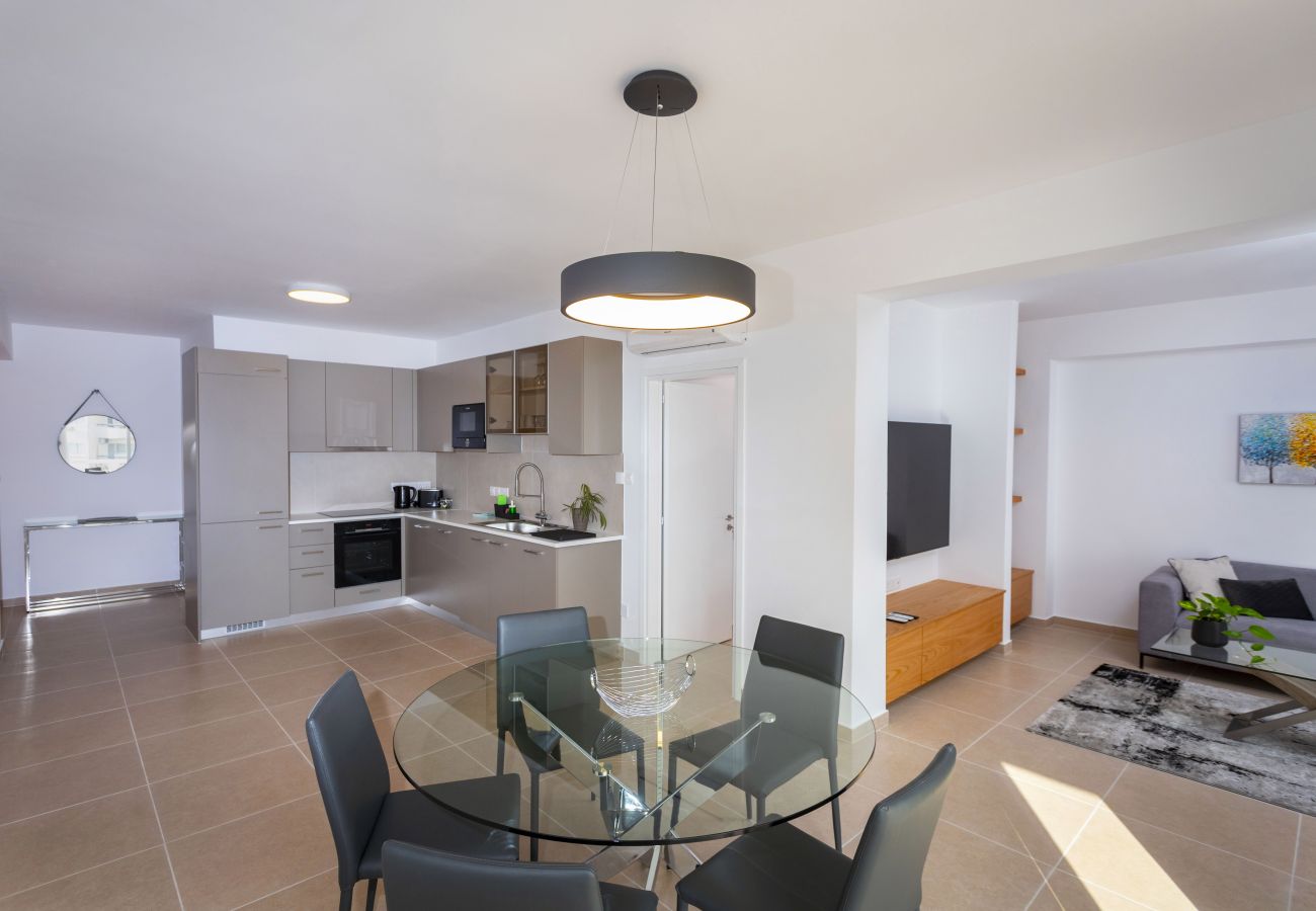 Open Plan Kitchen, Dining Area