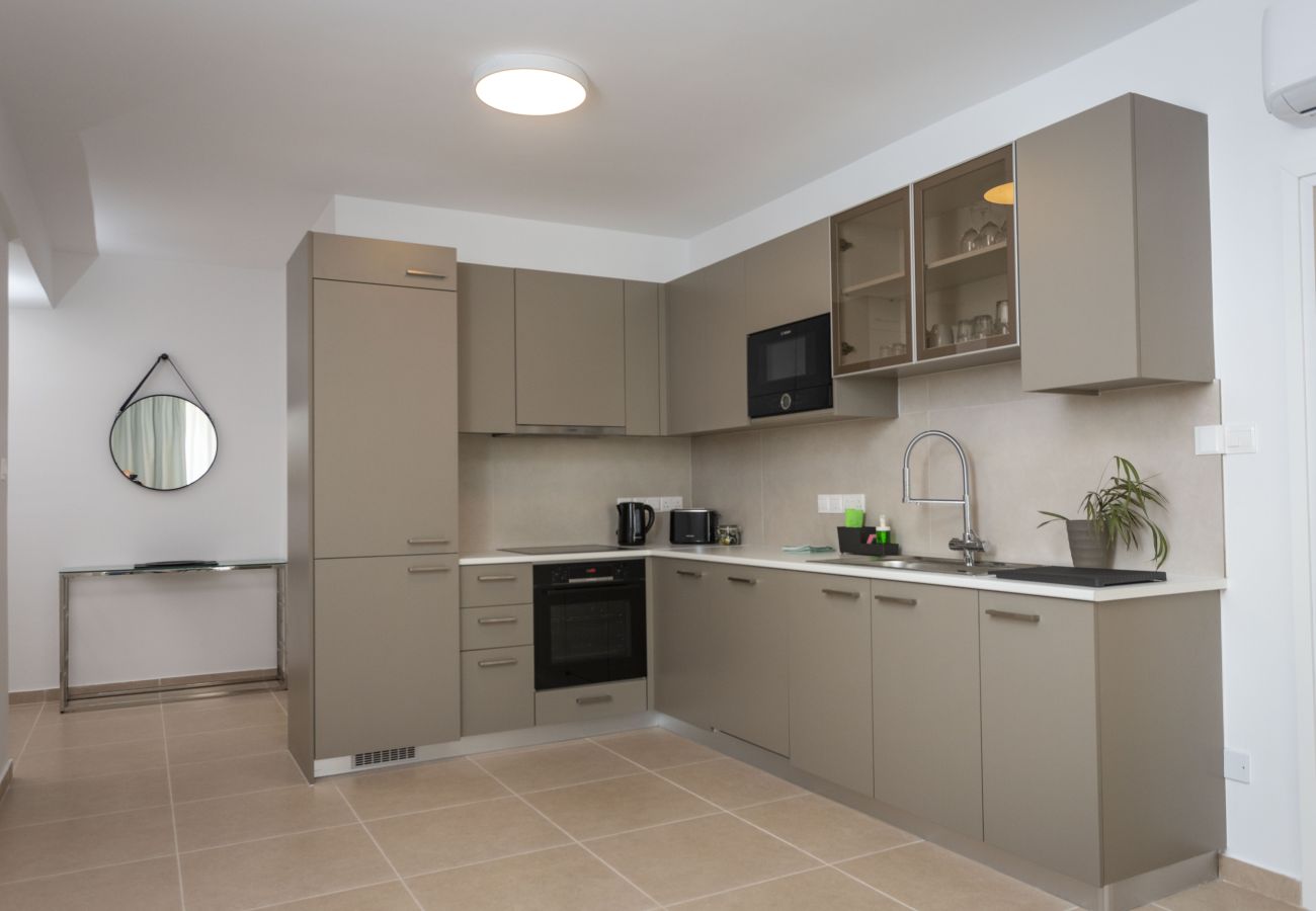 Fully Equipped, Open Plan Kitchen