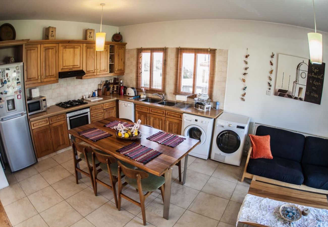 Fully Equipped Kitchen, Dining Room 