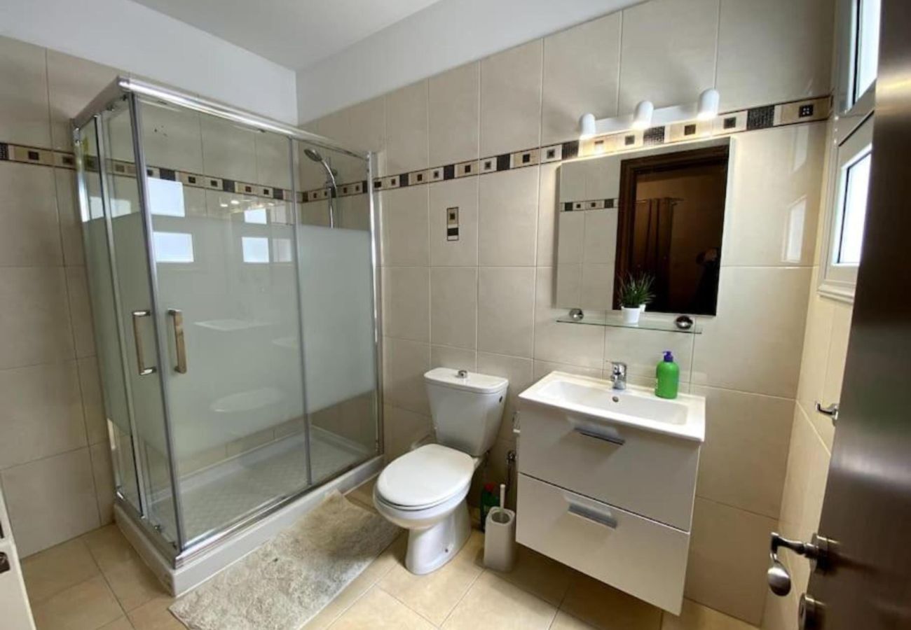 Ensuite bathroom with shower