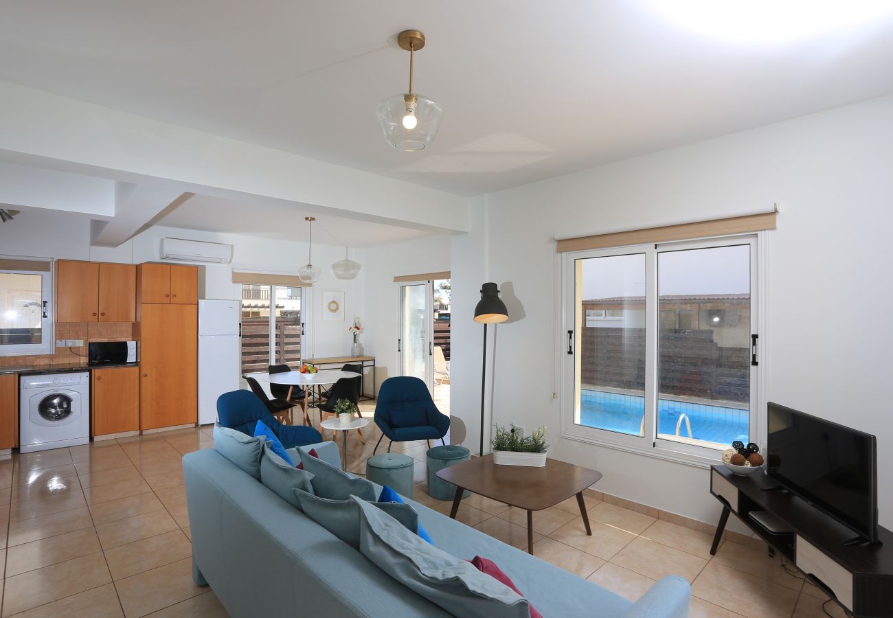 Open Plan Living room & Kitchen 