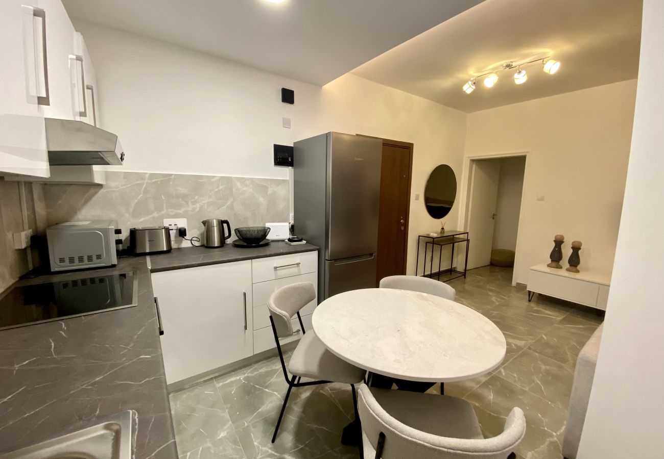 Open Plan Kitchen, Dining Area