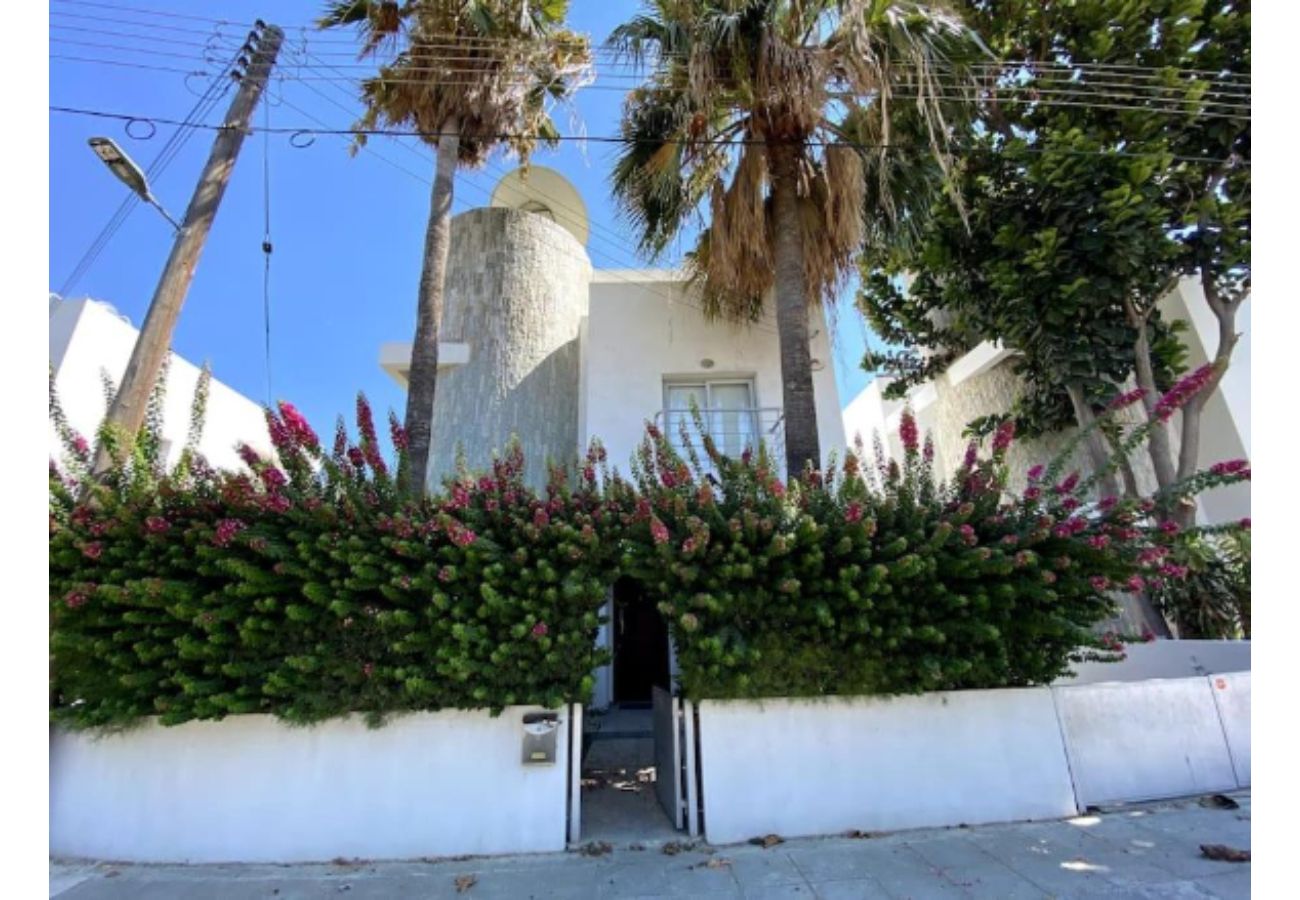 Villa in Agios Athanasios - Pearl Villa