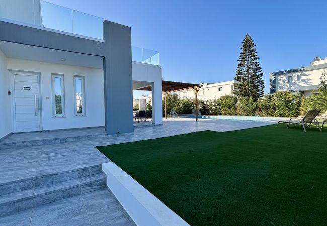 Villa in Pervolia - Sunrise Villa with Private Pool Villa in Pervolia - Sunrise Villa with Private Pool