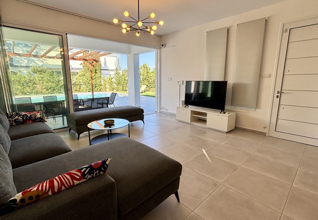 Villa in Pervolia - Sunrise Villa with Private Pool Villa in Pervolia - Sunrise Villa with Private Pool