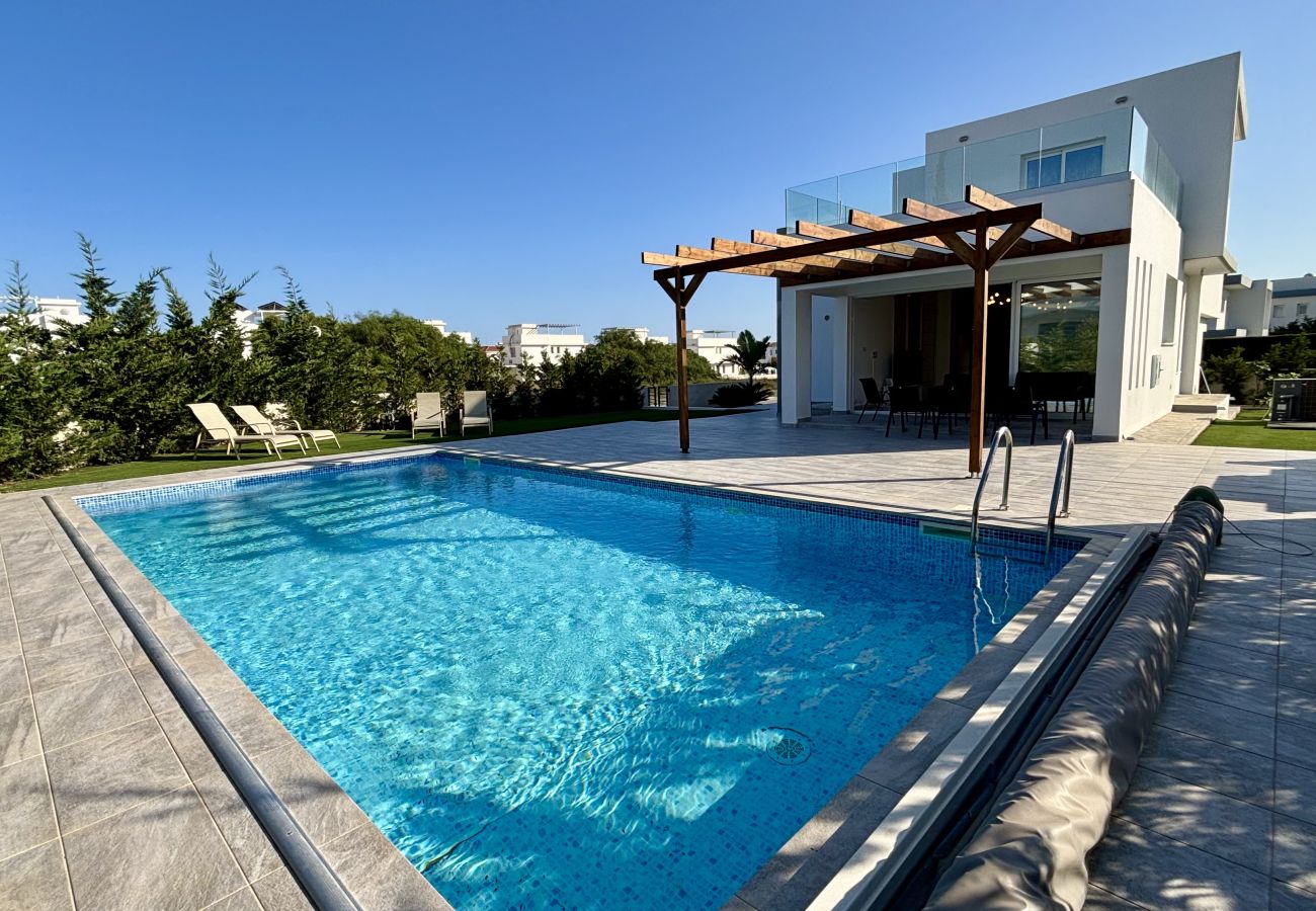 Villa in Pervolia - Sunrise Villa with Private Pool