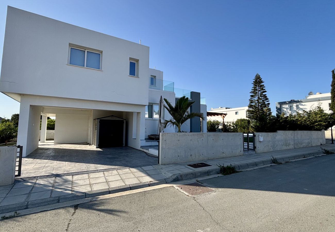 Villa in Pervolia - Sunrise Villa with Private Pool