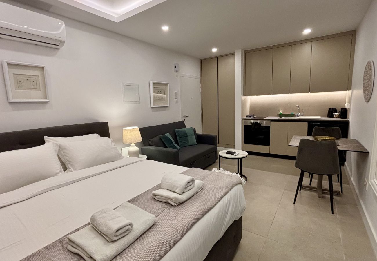 Studio in Agios Tychonas - White Arches Studio Suite