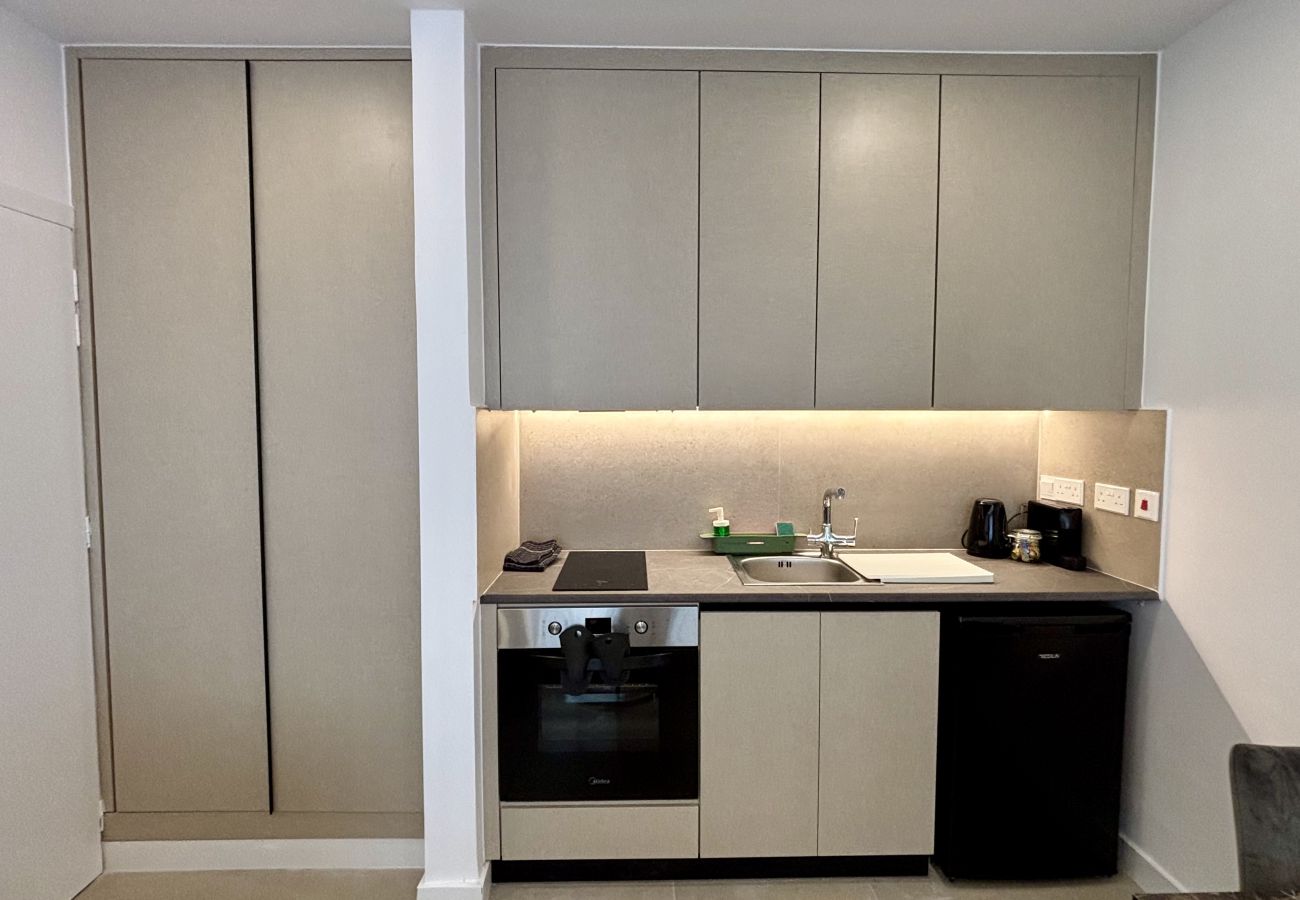 Studio in Agios Tychonas - White Arches Studio Suite