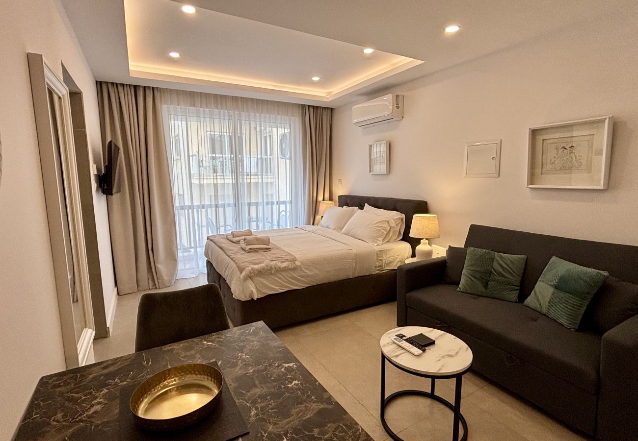 Studio in Agios Tychonas - White Arches Studio Suite