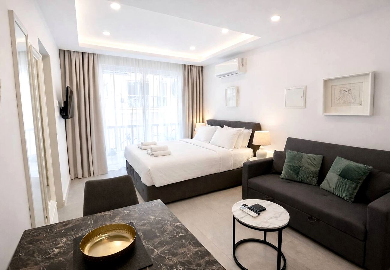 Studio in Agios Tychonas - White Arches Studio Suite